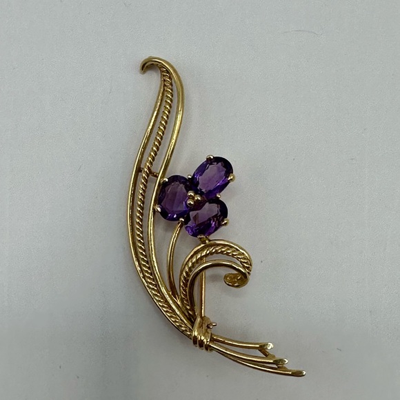 14K Amethyst Brooch - Picture 3 of 5